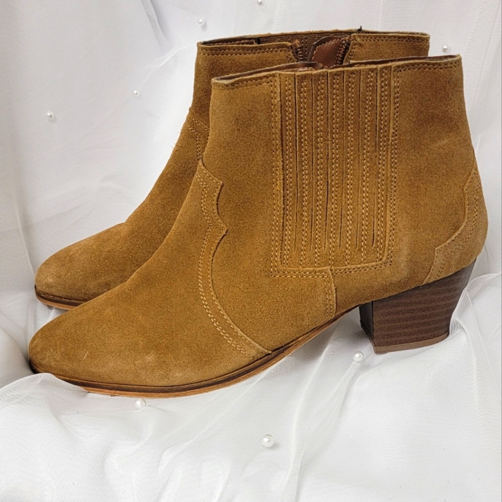 Diba leather booties, new without tags